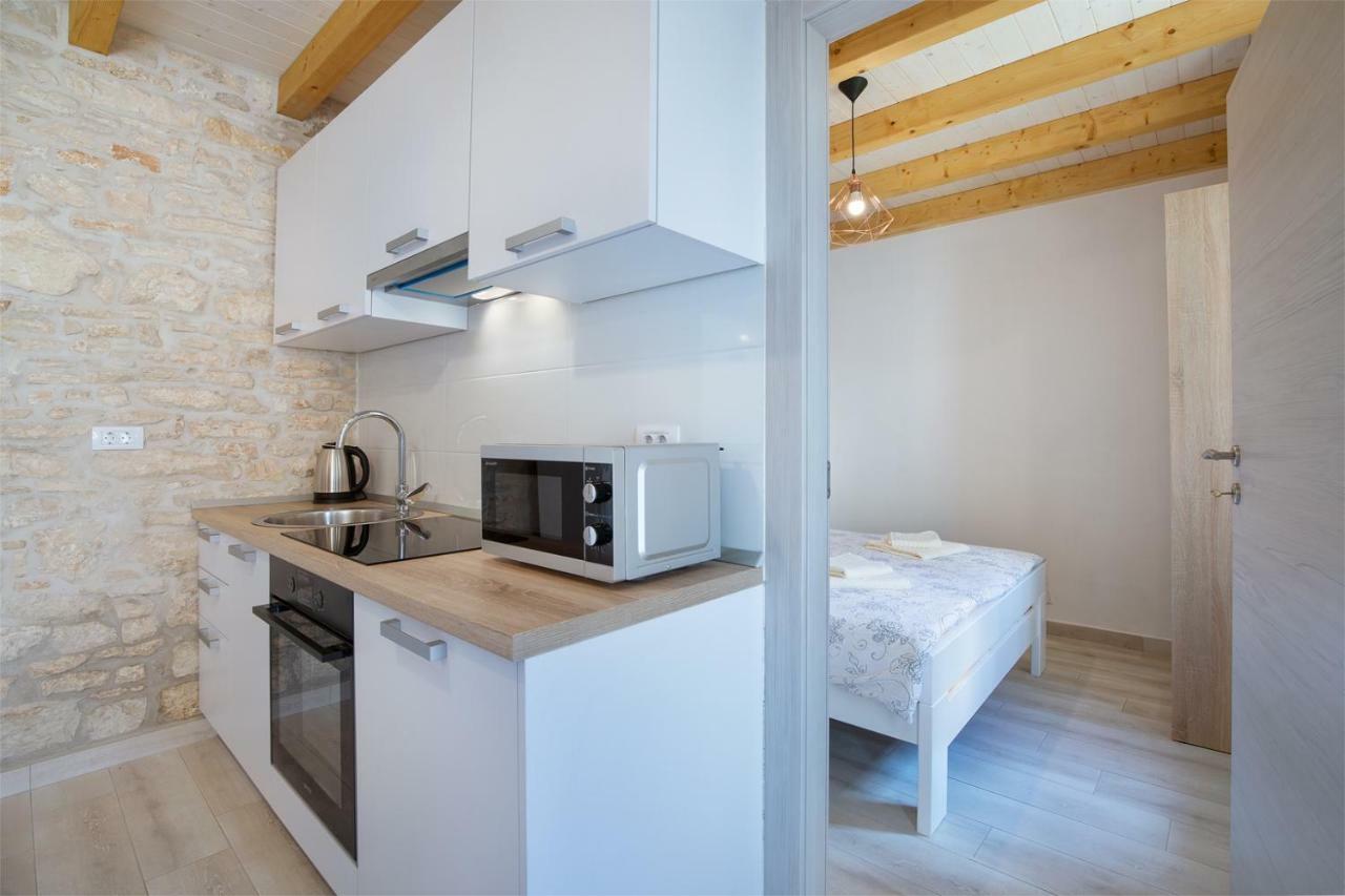 Apartments Leonardo&Mak Pula Exterior foto